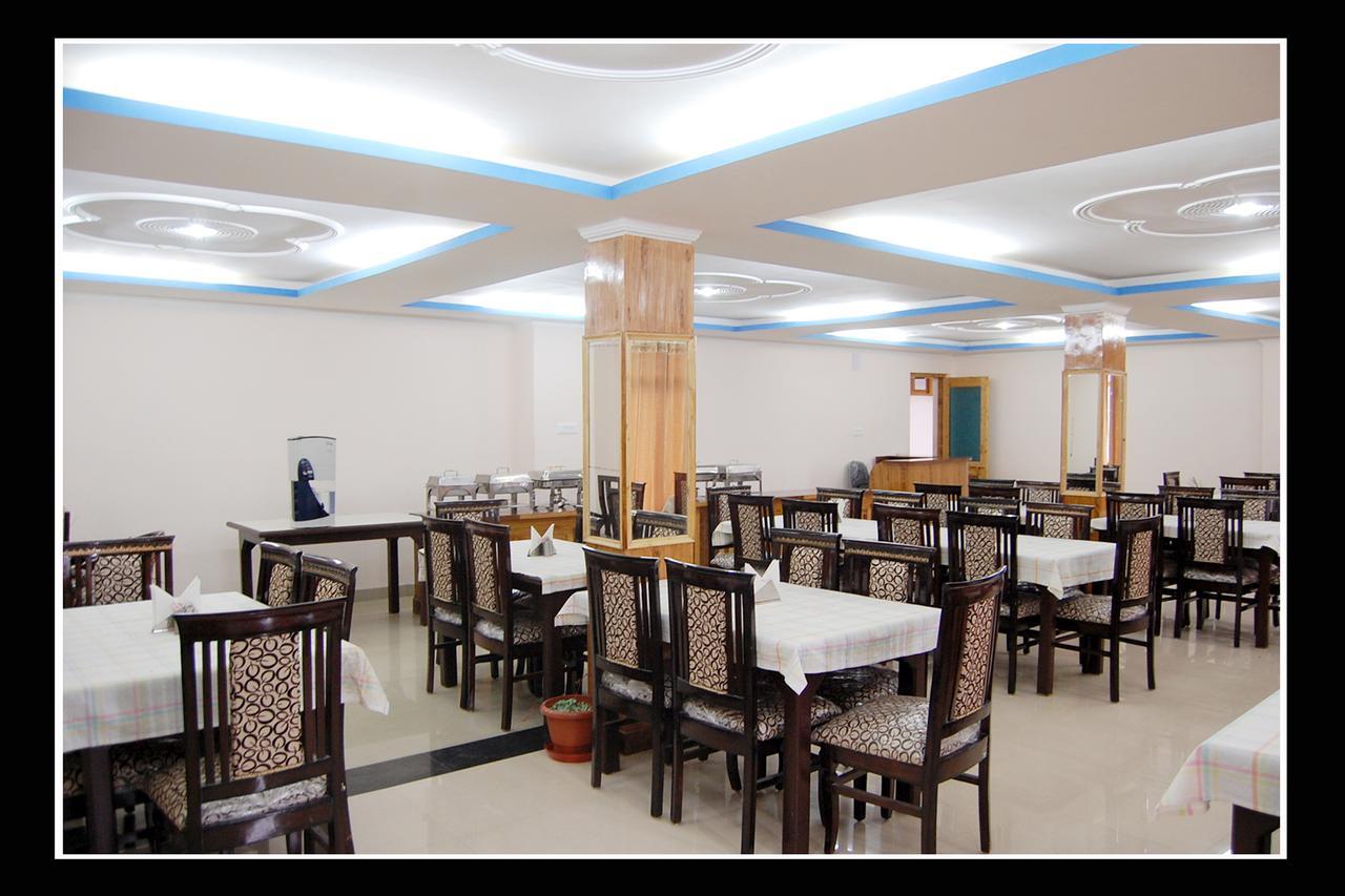 Hotel Nitesh Manāli Exterior foto